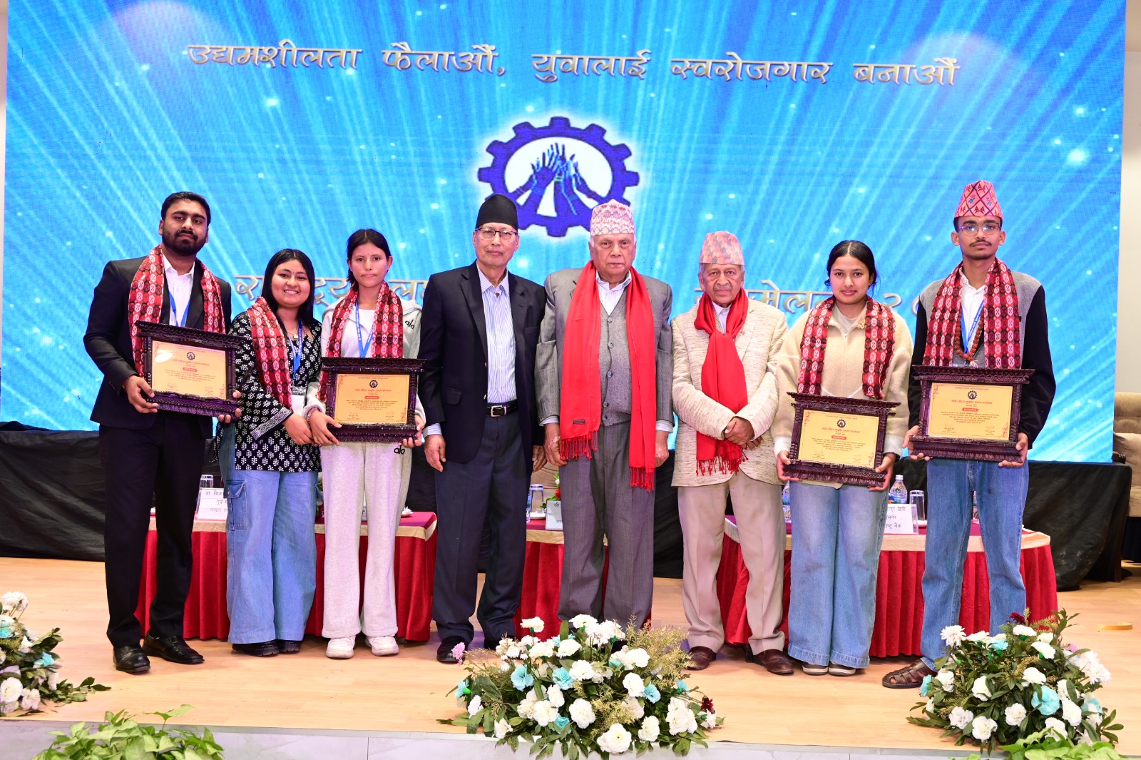 नौं बुँदे घोषणापत्र जारी गर्दै सकियो राष्ट्रिय लघुवित्त सदस्य सम्मेलन, कार्यान्वयनमा जोड दिनुपर्ने वक्ताहरुको भनाइ